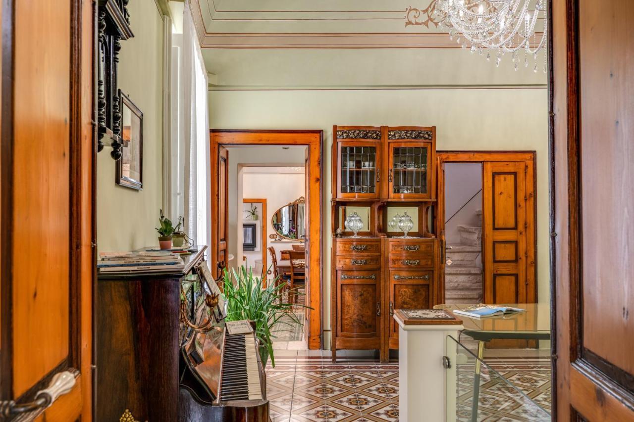 Palazzo Stunis - Dimora Di Charme Bed & Breakfast Остуни Екстериор снимка