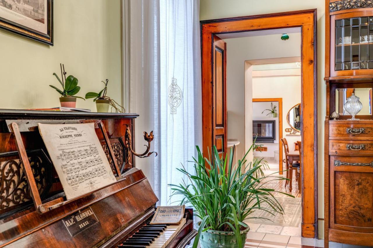 Palazzo Stunis - Dimora Di Charme Bed & Breakfast Остуни Екстериор снимка
