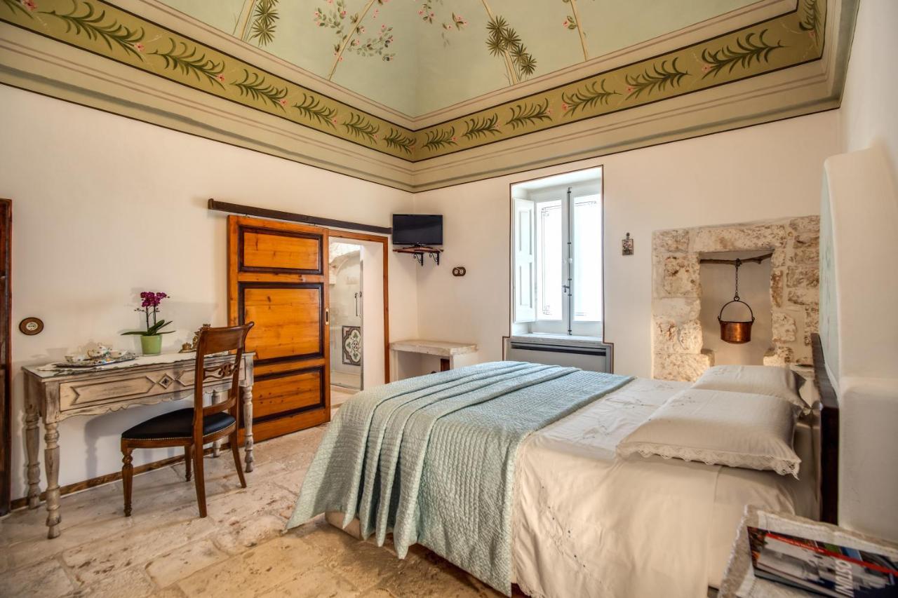 Palazzo Stunis - Dimora Di Charme Bed & Breakfast Остуни Екстериор снимка