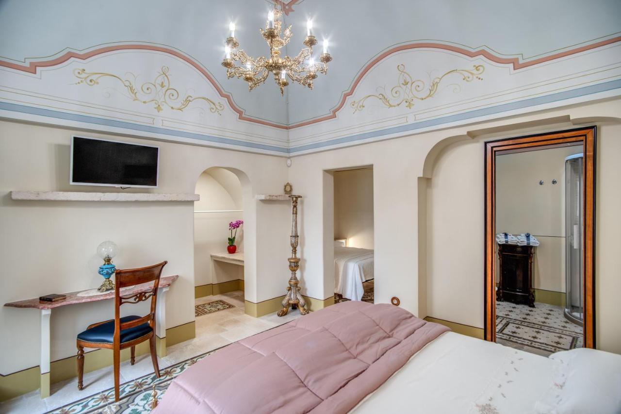 Palazzo Stunis - Dimora Di Charme Bed & Breakfast Остуни Екстериор снимка