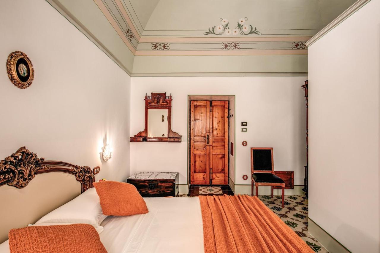 Palazzo Stunis - Dimora Di Charme Bed & Breakfast Остуни Екстериор снимка